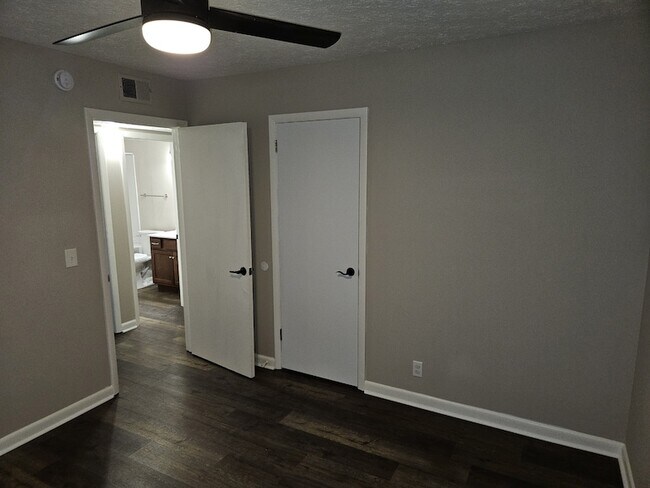 Building Photo - 101 Edgewood Dr