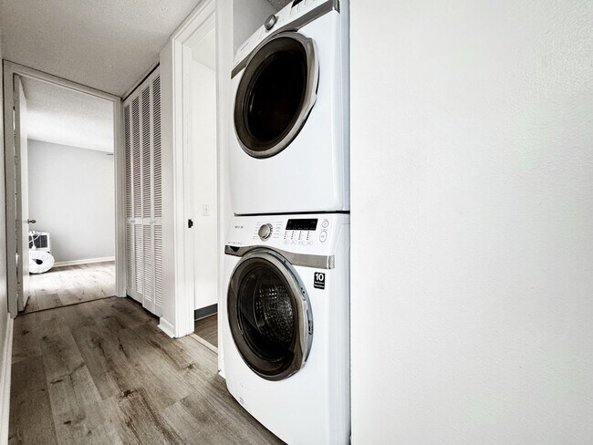 Building Photo - Pet Friendly Kailua Condo with A/C
