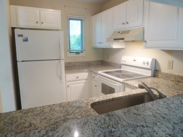 Building Photo - Available Now! Updated 2br 2ba Garden-Style Condo in Mill Creek! Walk to Campus