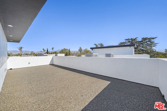 Building Photo - 13692 Erwin St