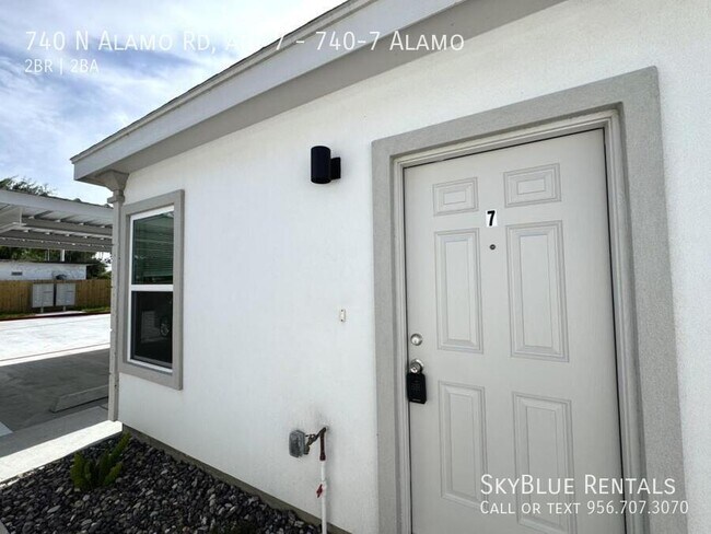 Building Photo - 740 N Alamo Rd