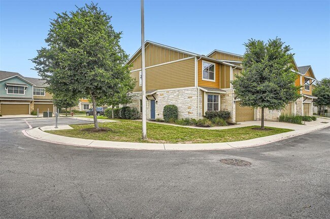 Building Photo - 516 E Slaughter Ln