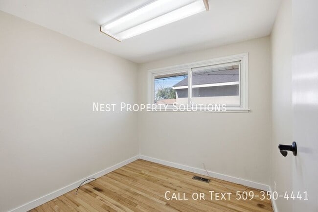 Building Photo - 171 G St SE