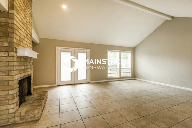 Building Photo - 4 Bedroom Pet-Friendly Home in Houston, TX with Main Street Renewal