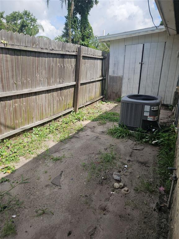 Building Photo - 5302 Oakwood Ct