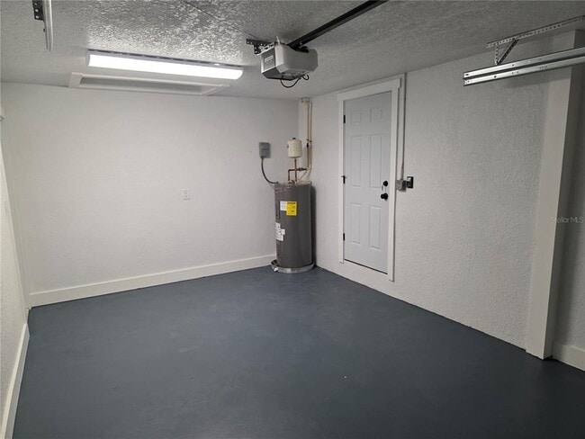 Building Photo - 430 80th Way