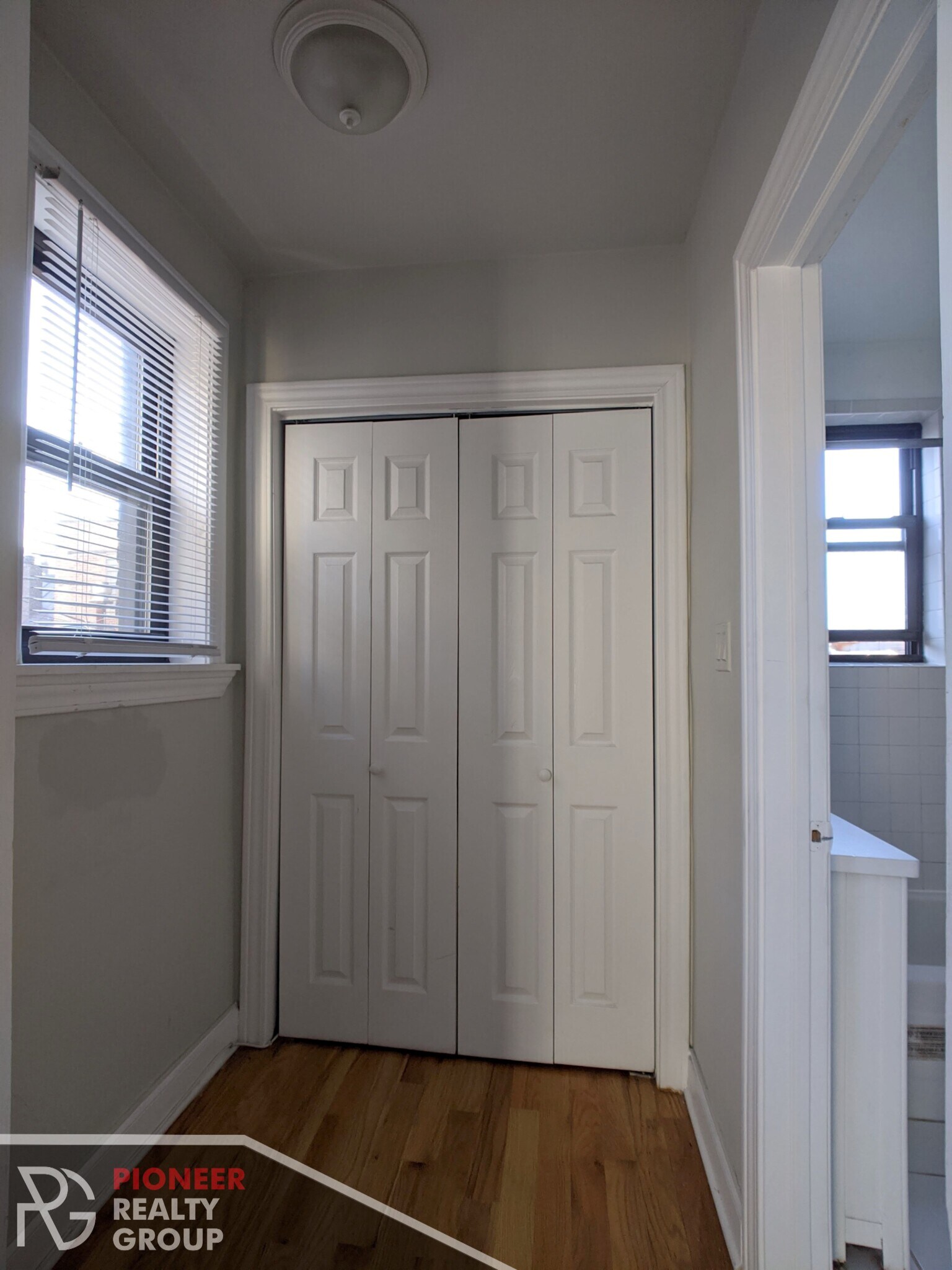 Building Photo - 737 W Belmont Ave