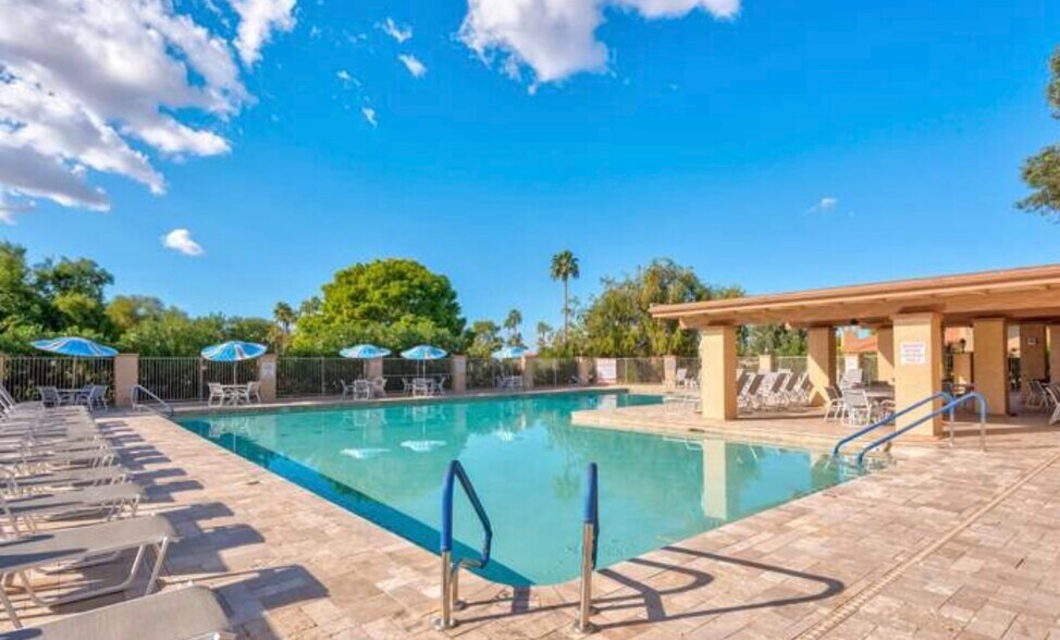 Building Photo - 810 Leisure World