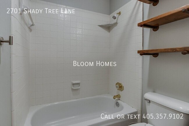 Building Photo - 2701 Shady Tree Ln