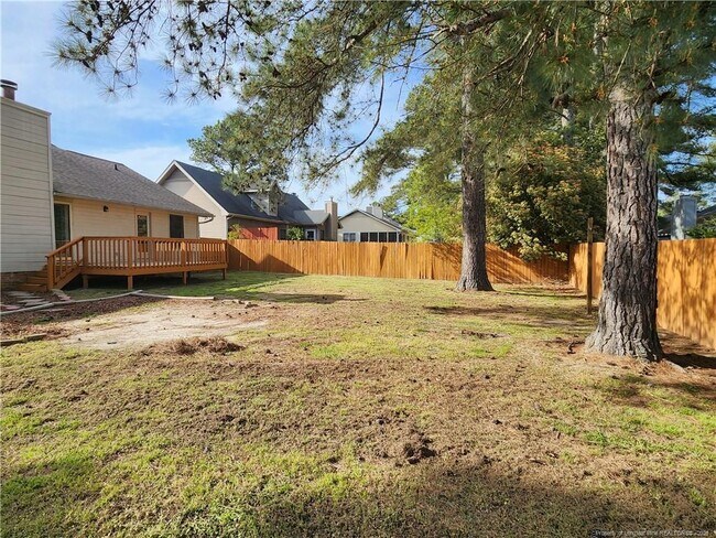 Building Photo - 909 Flintwood Rd