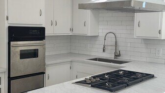 Building Photo - 716 Glenway Dr