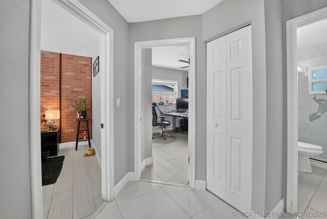 Building Photo - 8131 NW 44th Ct