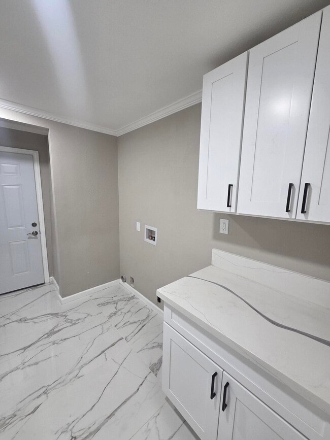 Building Photo - 52641 Avenida Martinez