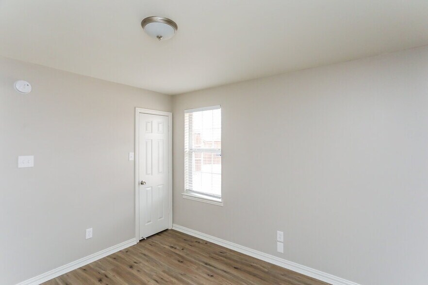 Building Photo - 211 Brookhaven Cir