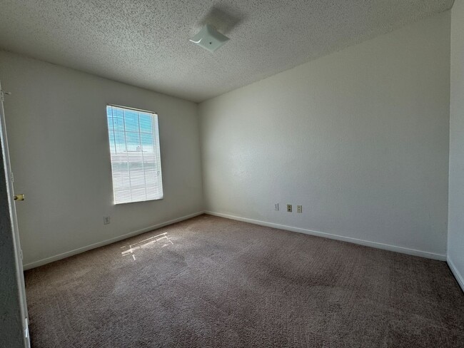 Building Photo - 5903 Medina Dr