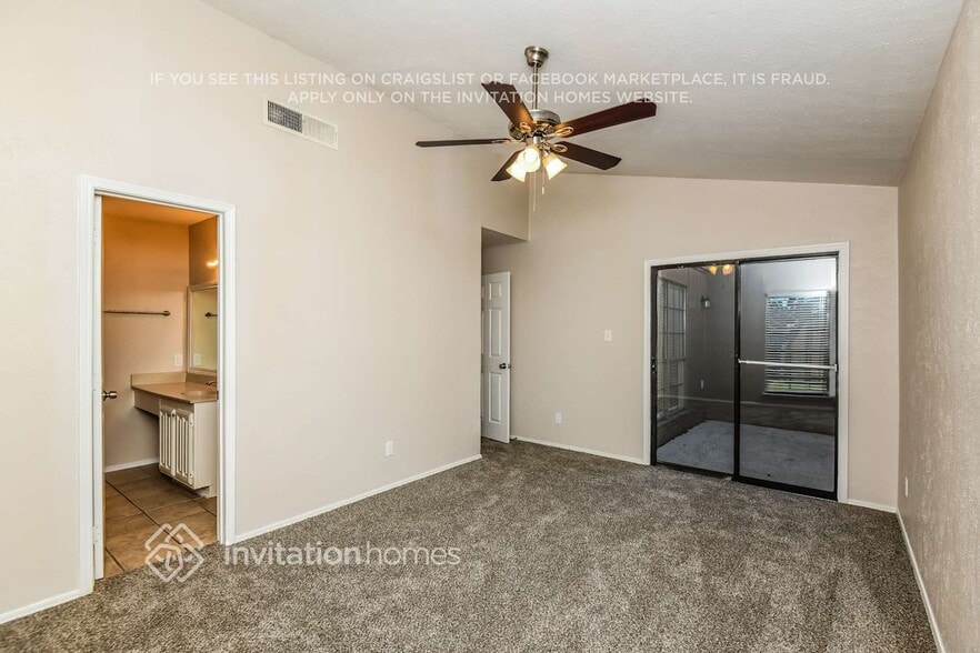 Building Photo - 4245 Periwinkle Dr