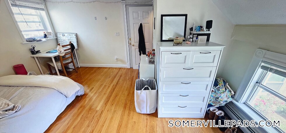 Building Photo - 6 Lincoln Ave