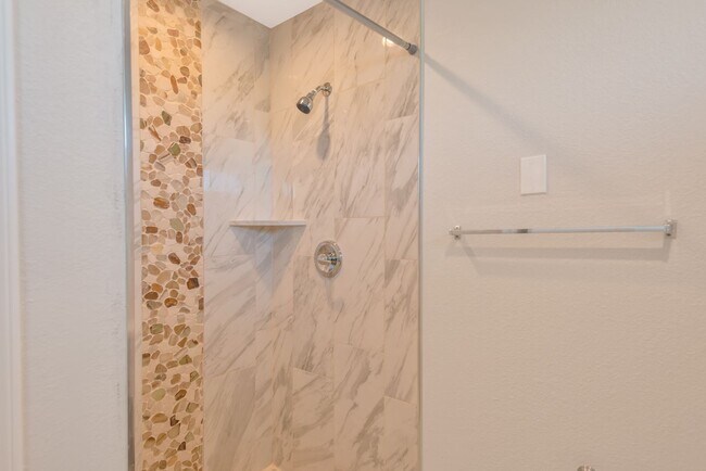 Building Photo - Spacious 6-Bedroom Pool Home Near ASU in Prime Tempe Location