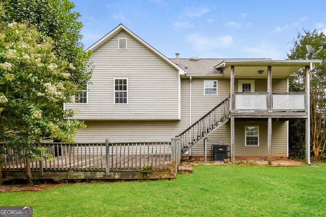 Building Photo - 32 Cathedral Heights