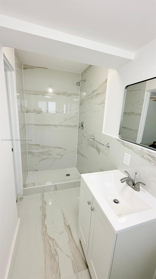 Building Photo - 20337 NE 2nd Ave