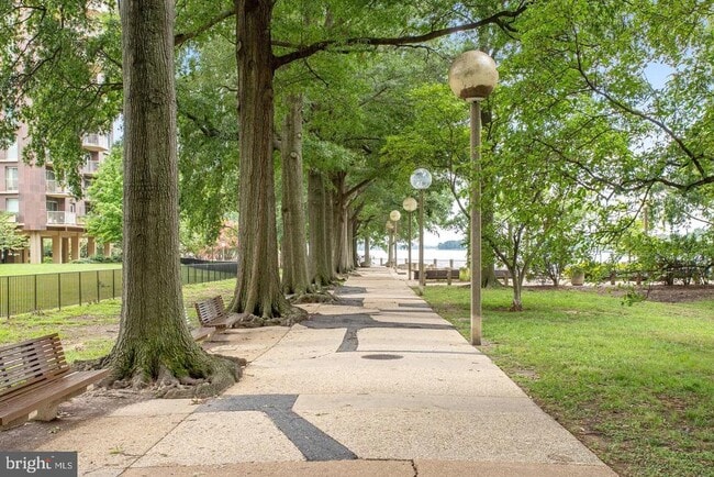 Building Photo - 560 N St SW