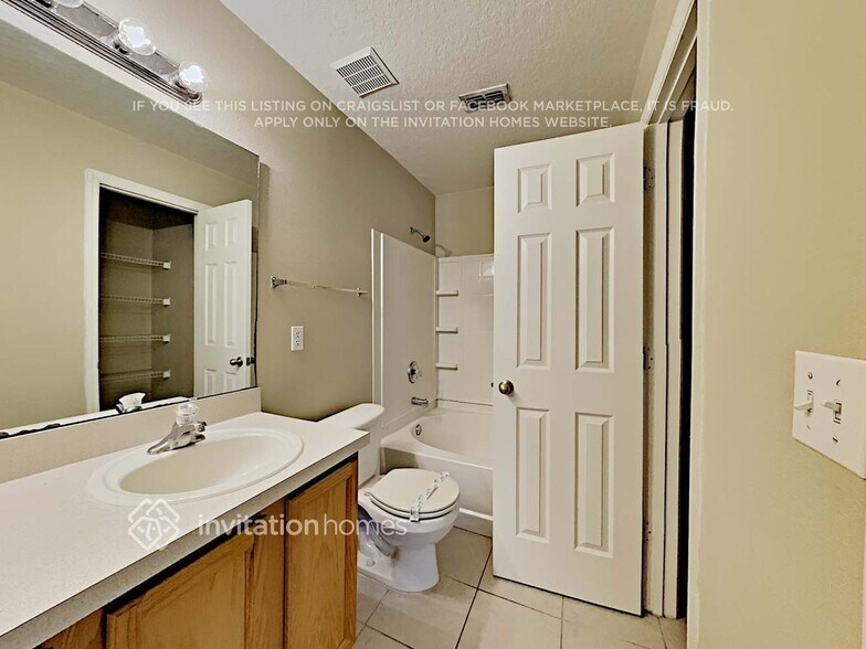 Building Photo - 713 Battery Pointe Dr