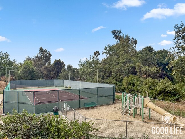 Building Photo - Inviting 2BD/1BA Gated Home in Vista with a 2 Car Garage, Private Yard & Community Amenities