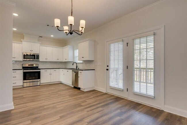 Building Photo - 1011 Spotswood Cir