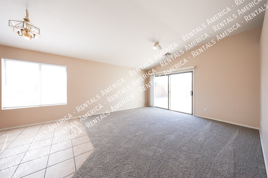 Building Photo - 1504 E La Salle St