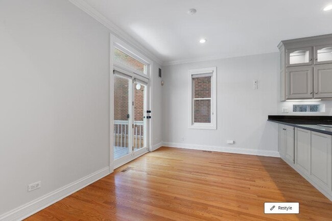 Building Photo - 4 bedroom in Chicago IL 60614