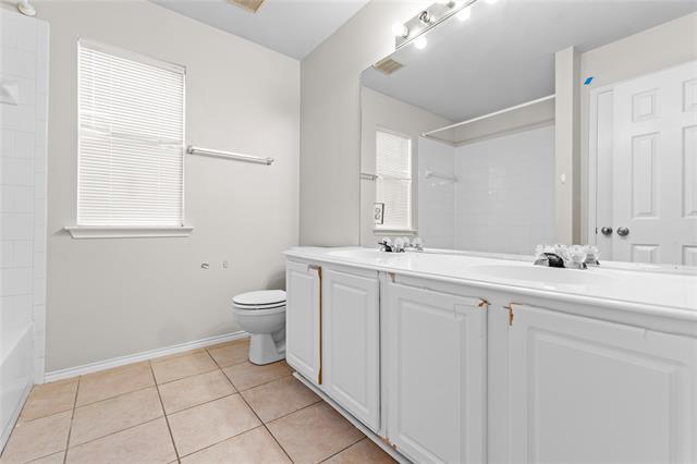 Building Photo - 3015 Honey Locust Dr