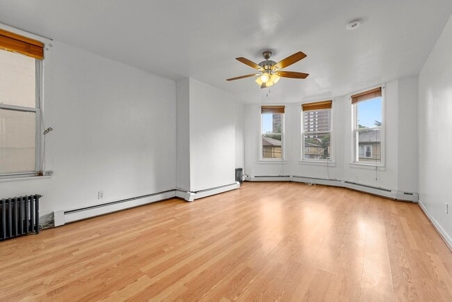 Building Photo - 302 Clerk St