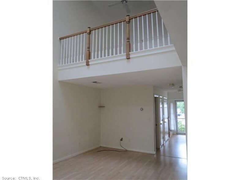 Building Photo - 105 The Mews