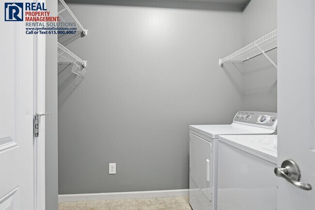 Building Photo - Gorgeous 4 bedroom brick home with bonus room and washer and dryer included! TRIPLE ROCKVALE SCHO...