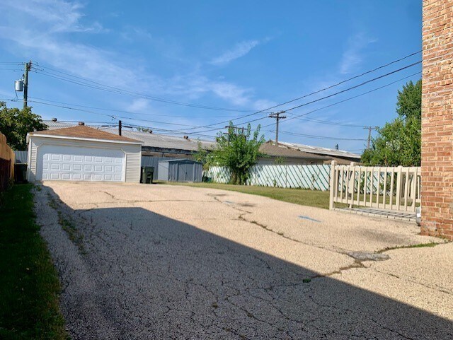 Building Photo - 4032 Wesley Ter