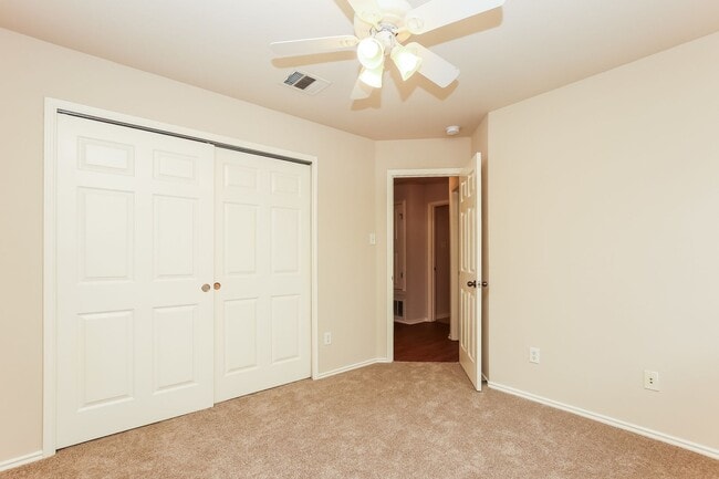 Building Photo - Beautiful one story home