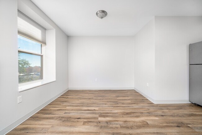 Building Photo - 170 Ridge Rd