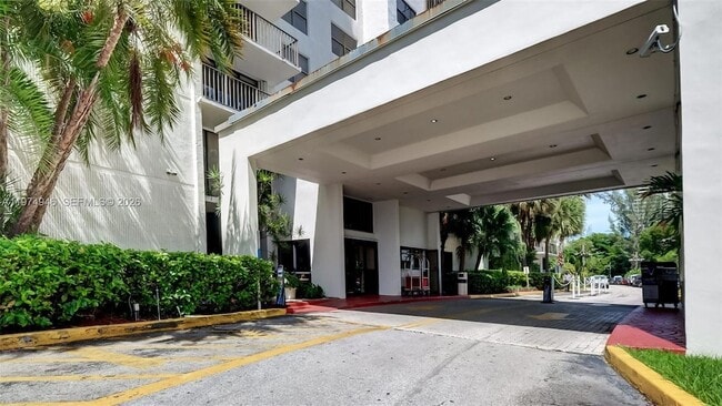 Building Photo - 18151 NE 31st Ct