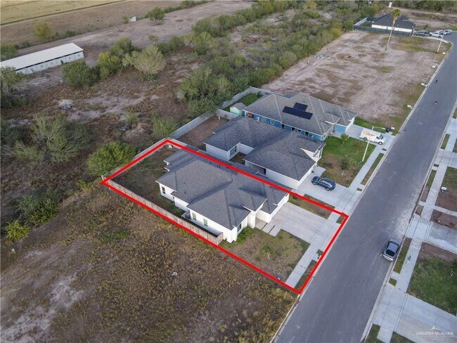 Building Photo - 25 La Pointe Ave