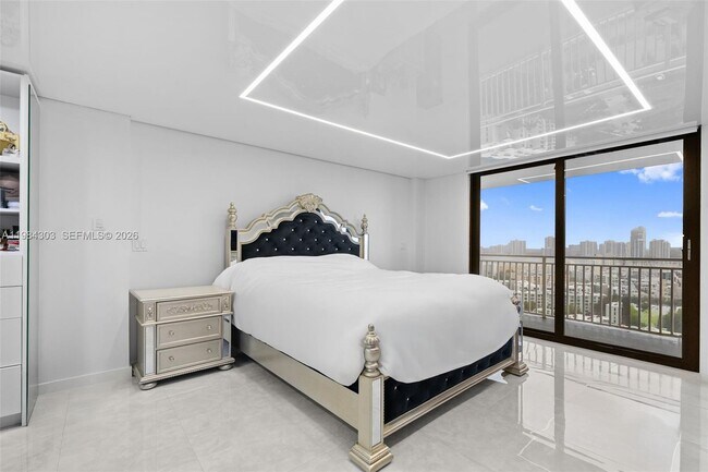 Building Photo - 210 174th St