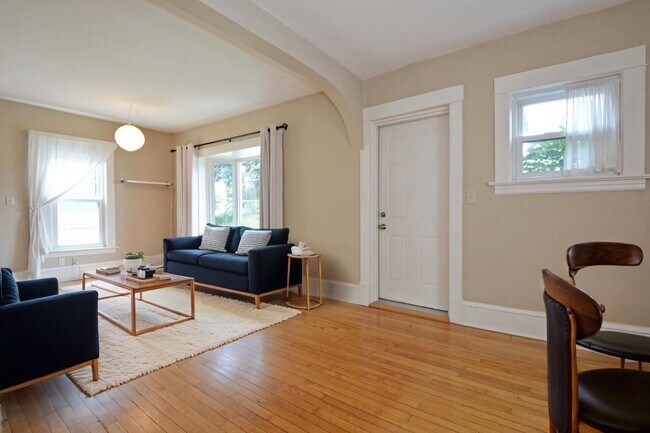 Building Photo - 3BD Home with Deck, Fenced Yard & Garage—S...