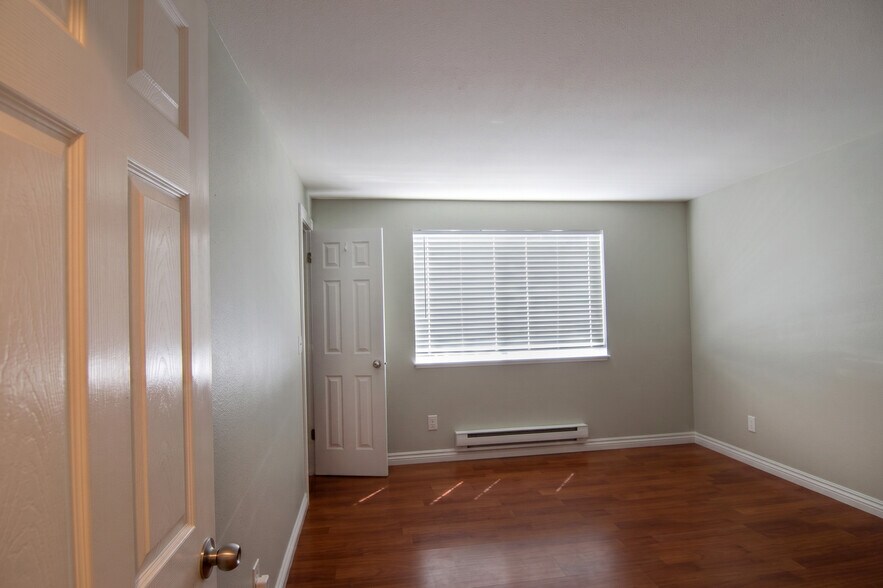 Building Photo - 16817 Larch Way