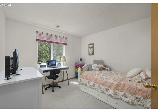 Building Photo - Stunning 4 Bedroom Home in Bethany!