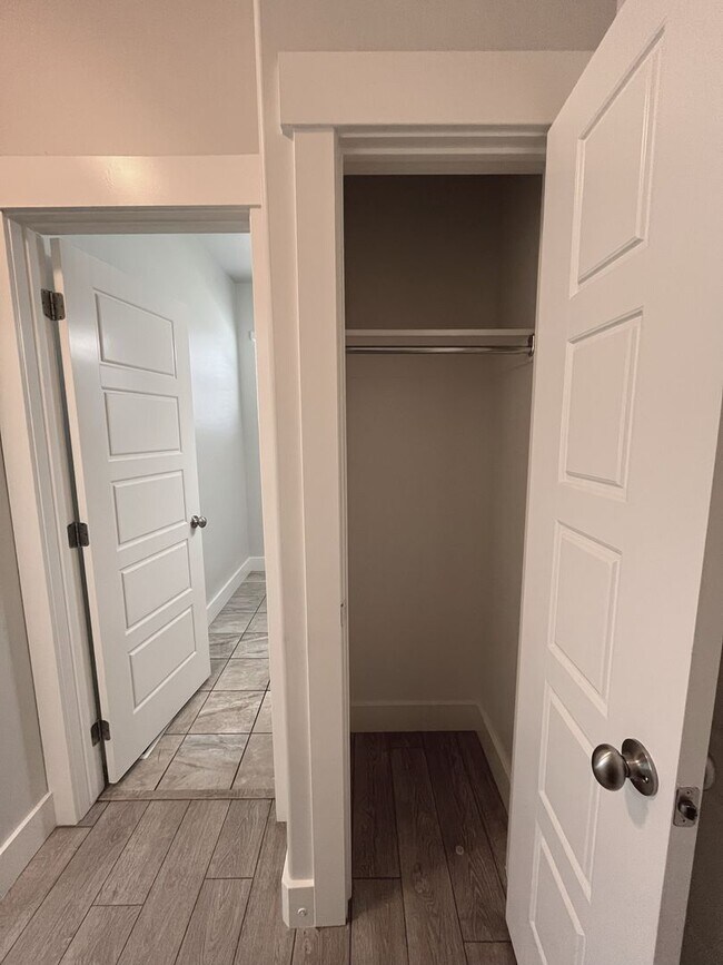 Building Photo - Spacious 3 Bed, 2.5 Bath Townhome in Pleasant Grove