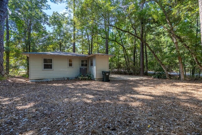 Building Photo - PRICE REDUCTION! SCHEDULE A TOUR TODAY! Be...