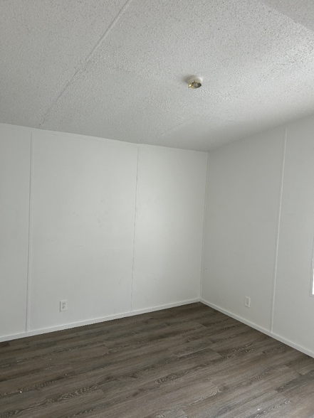 Building Photo - 380 Private Rd 4805