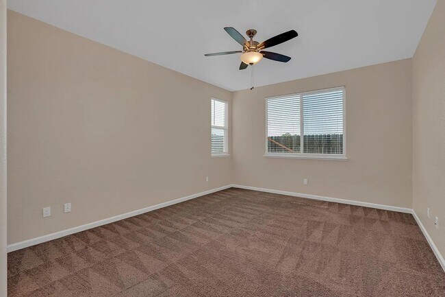 Building Photo - 636 Lamoglia St