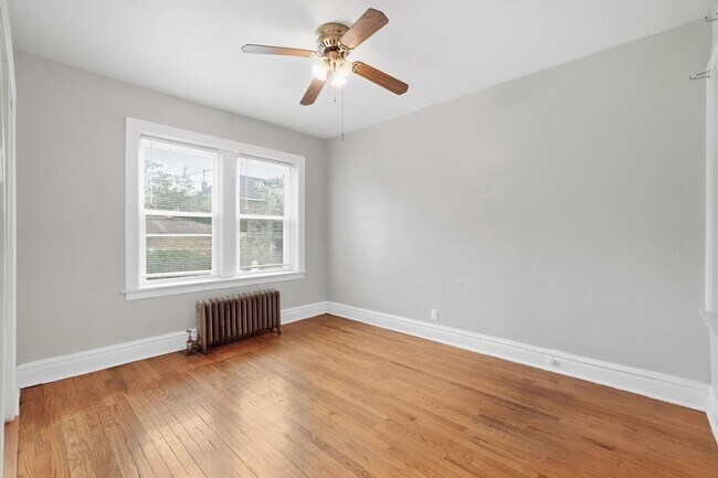 Building Photo - 6945 S Calumet Ave