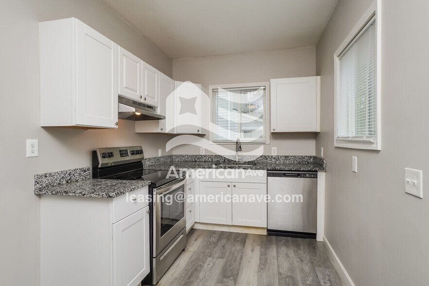 Building Photo - 1018 Sale Ave