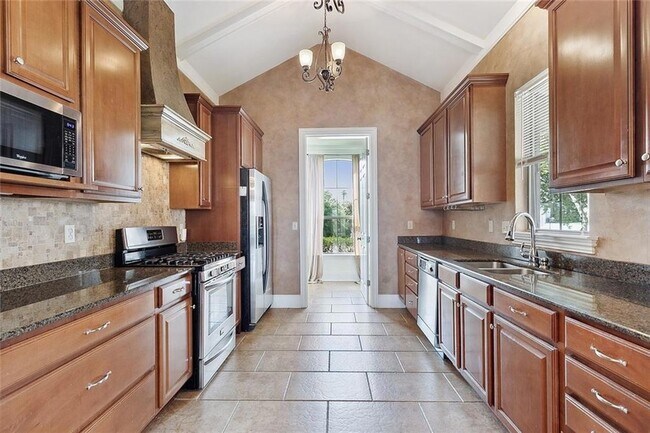 Building Photo - 109 Grand Champions Ln